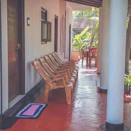 Hikka Surf Hostel ヒッカドゥワ エクステリア 写真