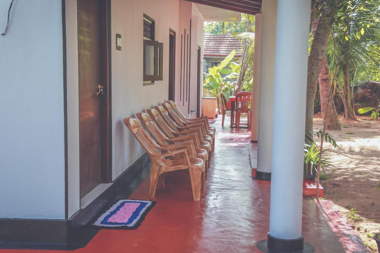 Hikka Surf Hostel ヒッカドゥワ エクステリア 写真
