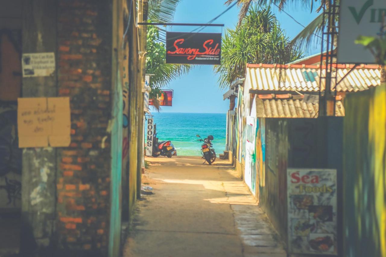 Hikka Surf Hostel ヒッカドゥワ エクステリア 写真