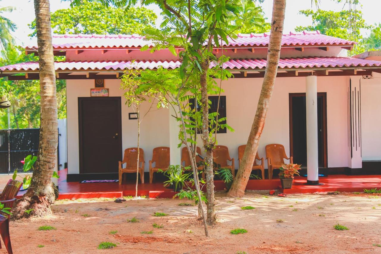 Hikka Surf Hostel ヒッカドゥワ エクステリア 写真