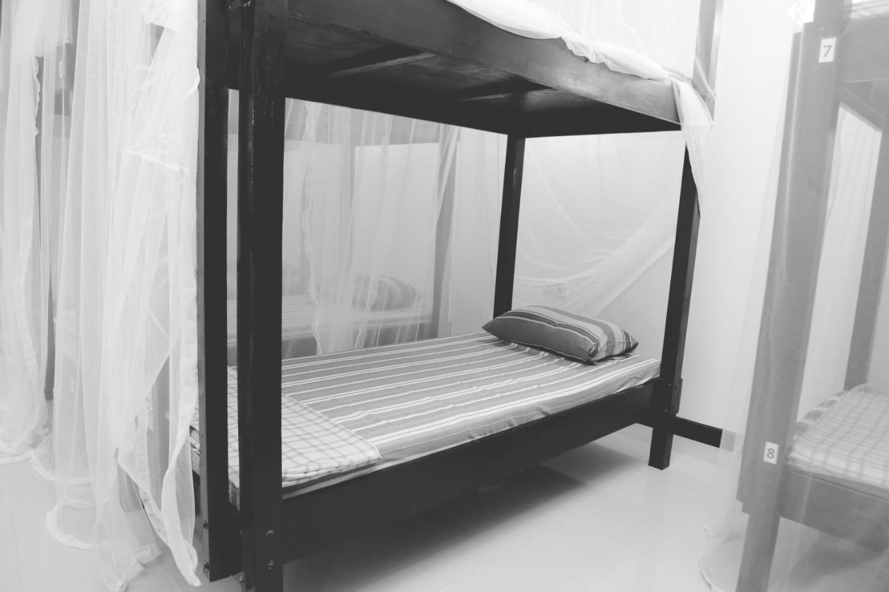 Hikka Surf Hostel ヒッカドゥワ エクステリア 写真
