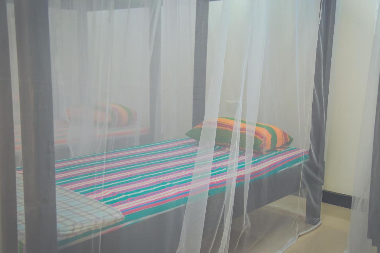 Hikka Surf Hostel ヒッカドゥワ エクステリア 写真